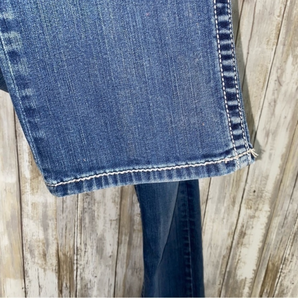 BKE Culture Distressed Pockets Bootcut Jeans - Picture 2 of 8